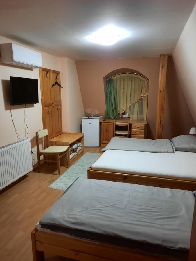 Ambrozia Guesthouse Nagykanizsa Luaran gambar