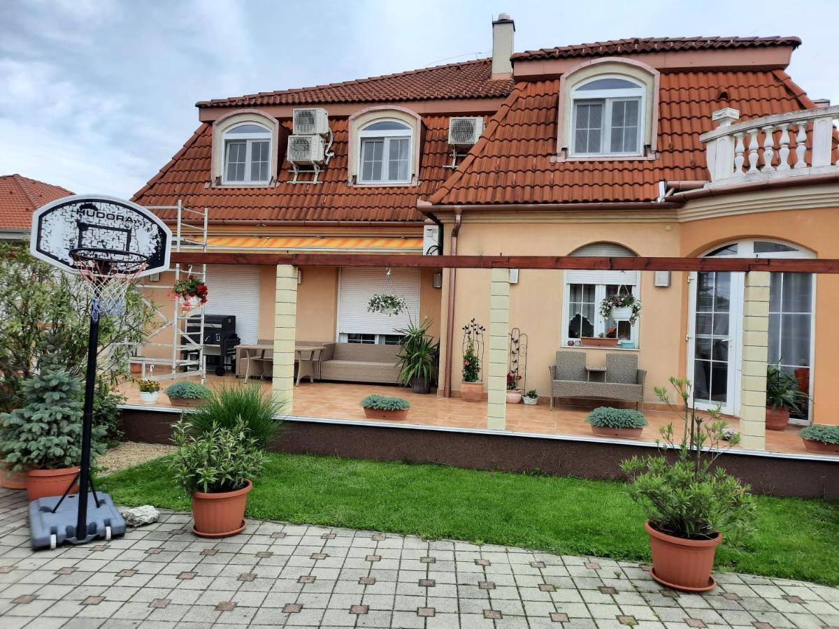 Ambrozia Guesthouse Nagykanizsa Luaran gambar
