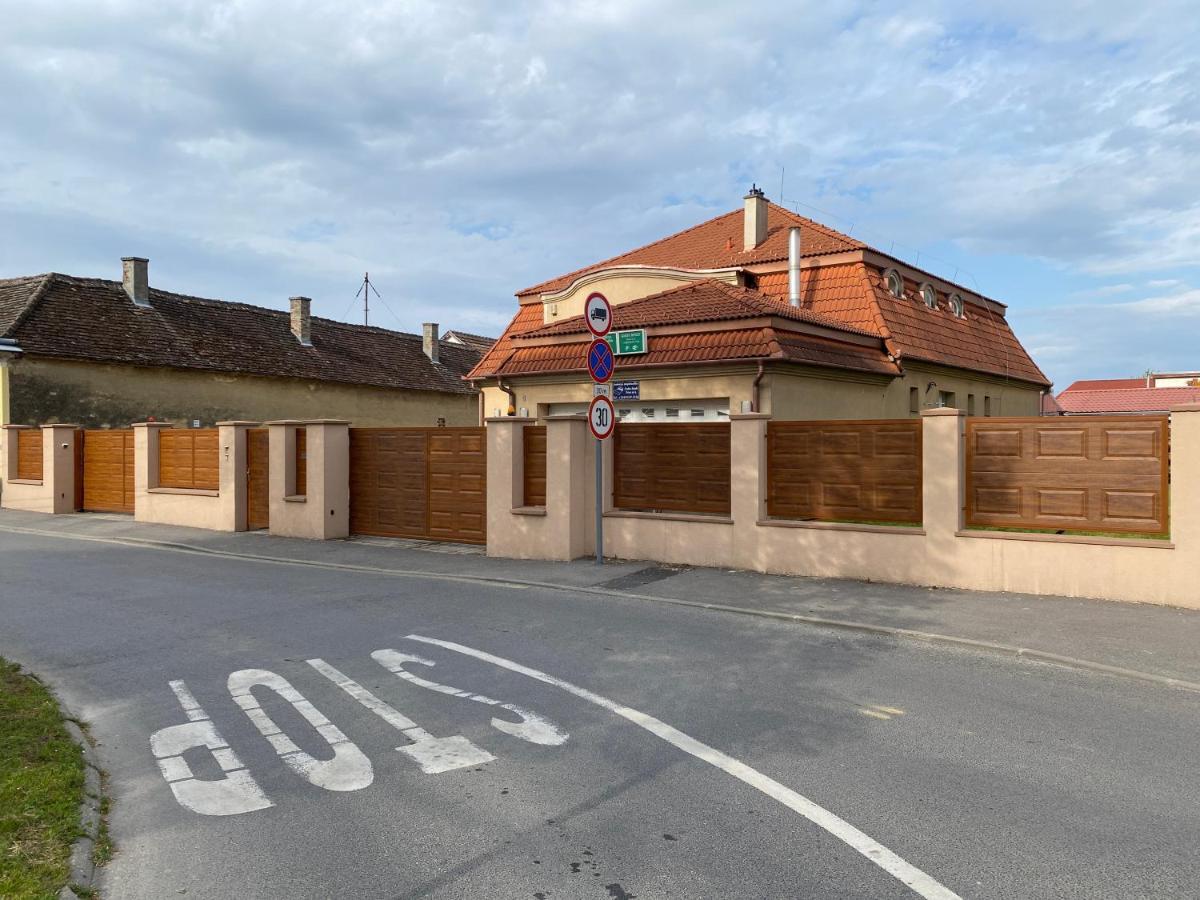 Ambrozia Guesthouse Nagykanizsa Luaran gambar