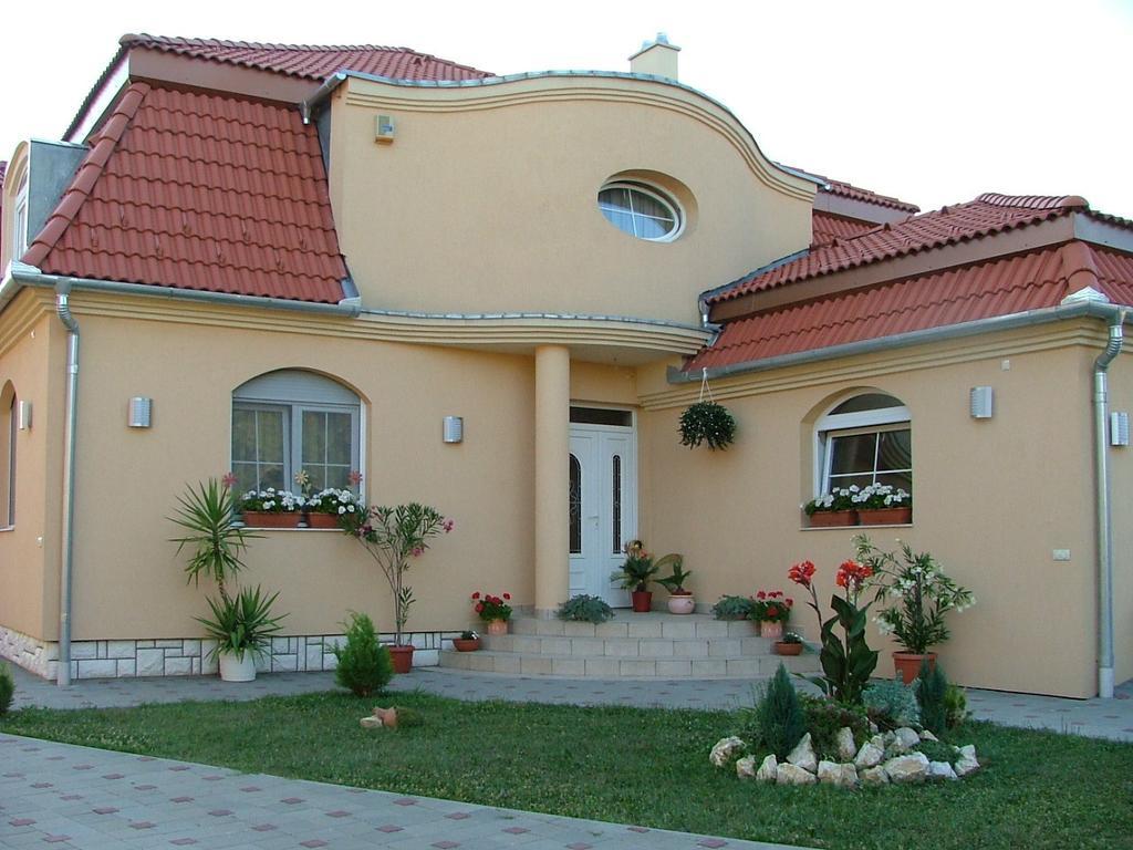 Ambrozia Guesthouse Nagykanizsa Luaran gambar
