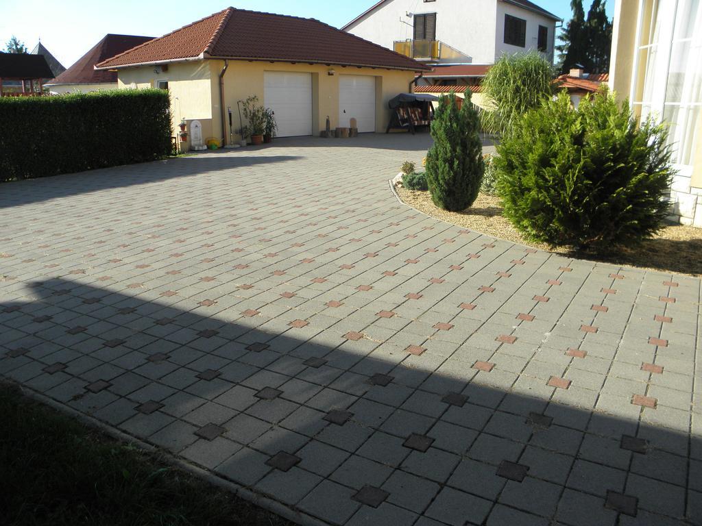 Ambrozia Guesthouse Nagykanizsa Luaran gambar