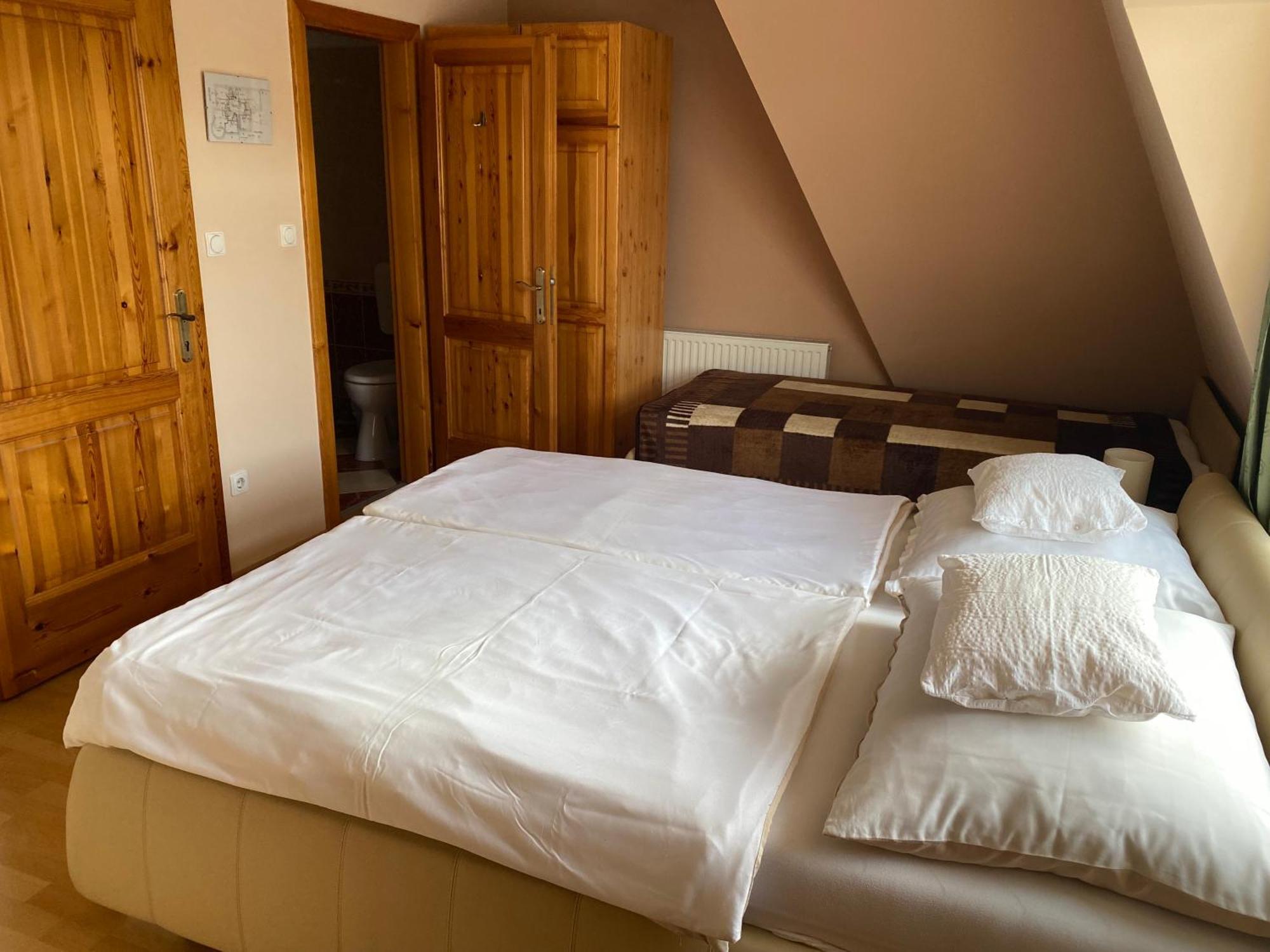 Ambrozia Guesthouse Nagykanizsa Luaran gambar