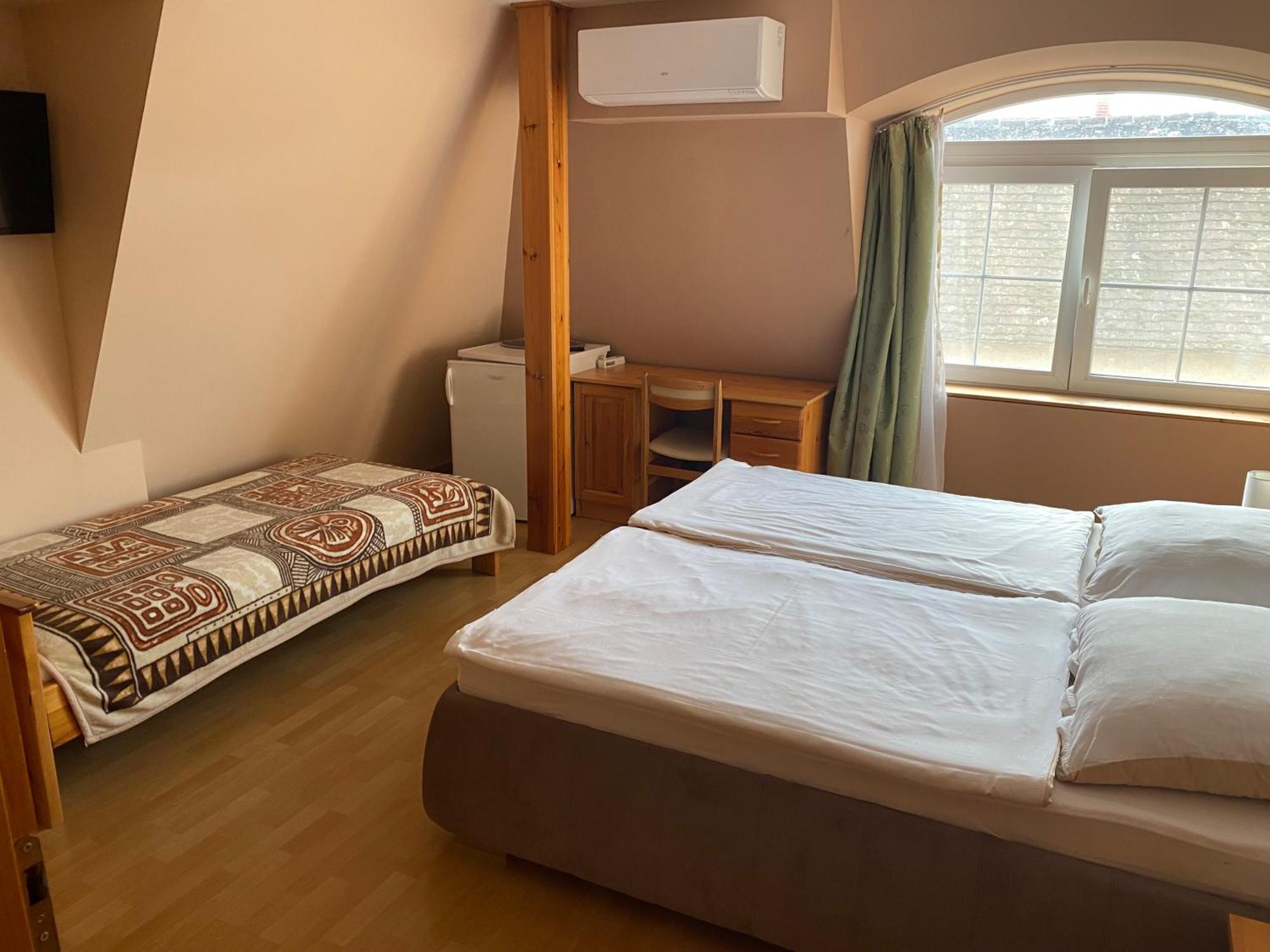 Ambrozia Guesthouse Nagykanizsa Luaran gambar