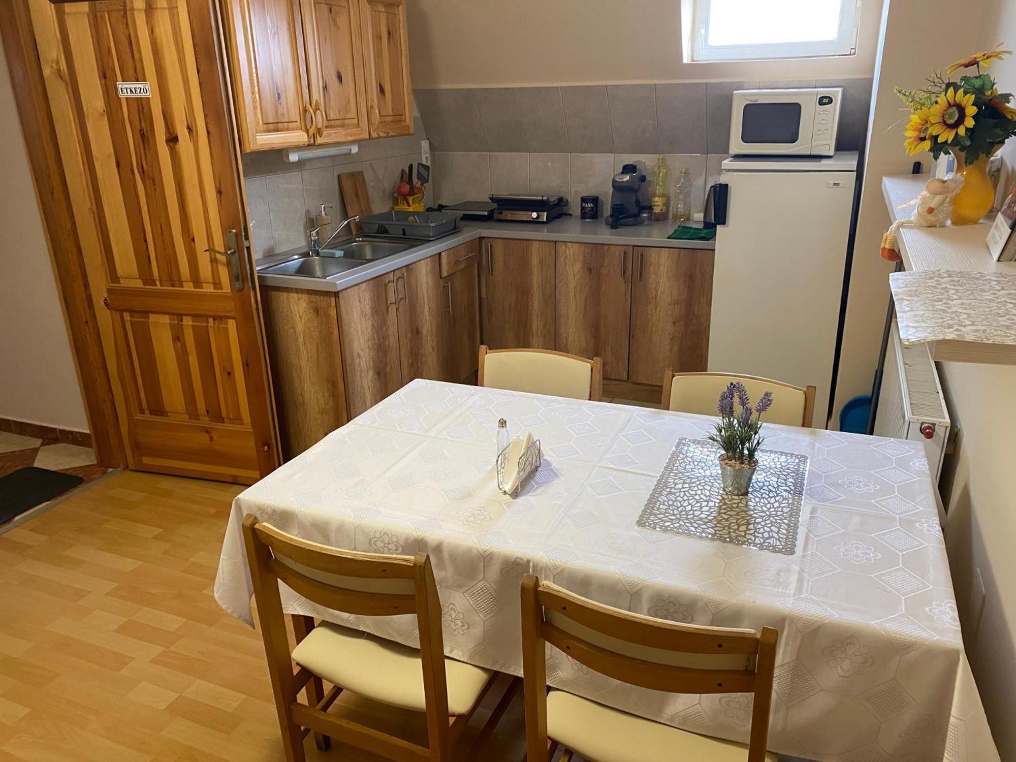 Ambrozia Guesthouse Nagykanizsa Luaran gambar