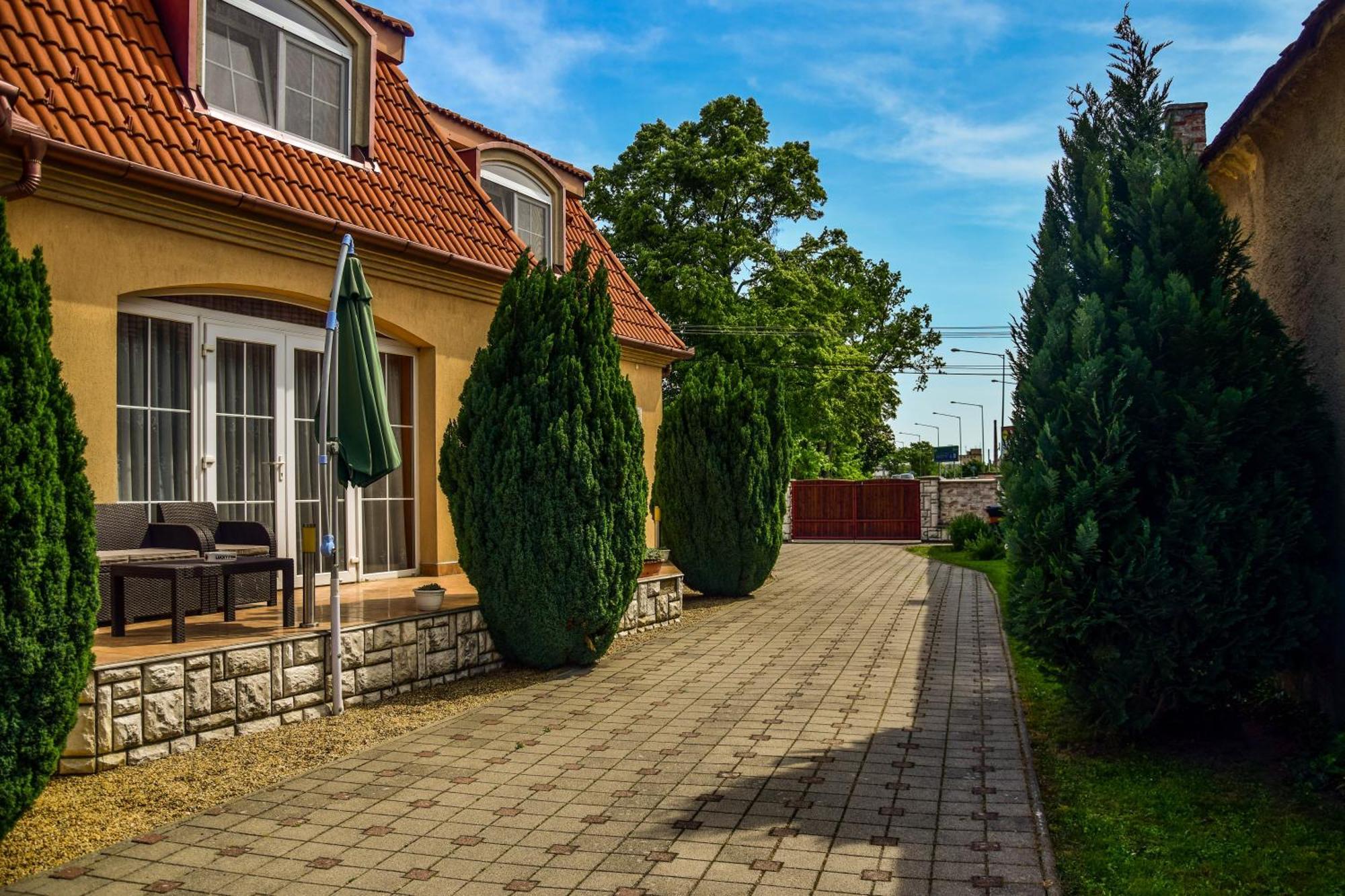 Ambrozia Guesthouse Nagykanizsa Luaran gambar