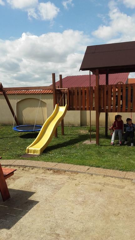 Ambrozia Guesthouse Nagykanizsa Luaran gambar